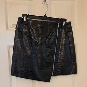 Stylestalker Black Croc-Embossed Mini Skirt Size 4